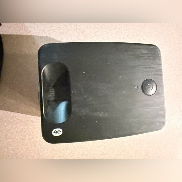 GPX 720P Projector - Picture 3 of 3